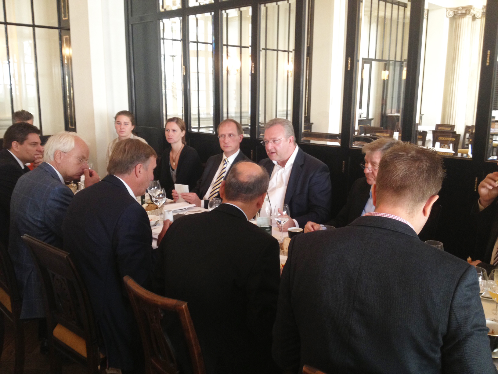 Frank Henkel bei der AG City