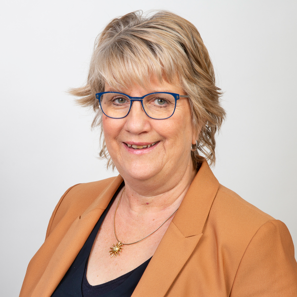  Christiane Holm