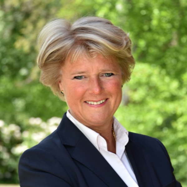 Prof.  Monika Grütters
